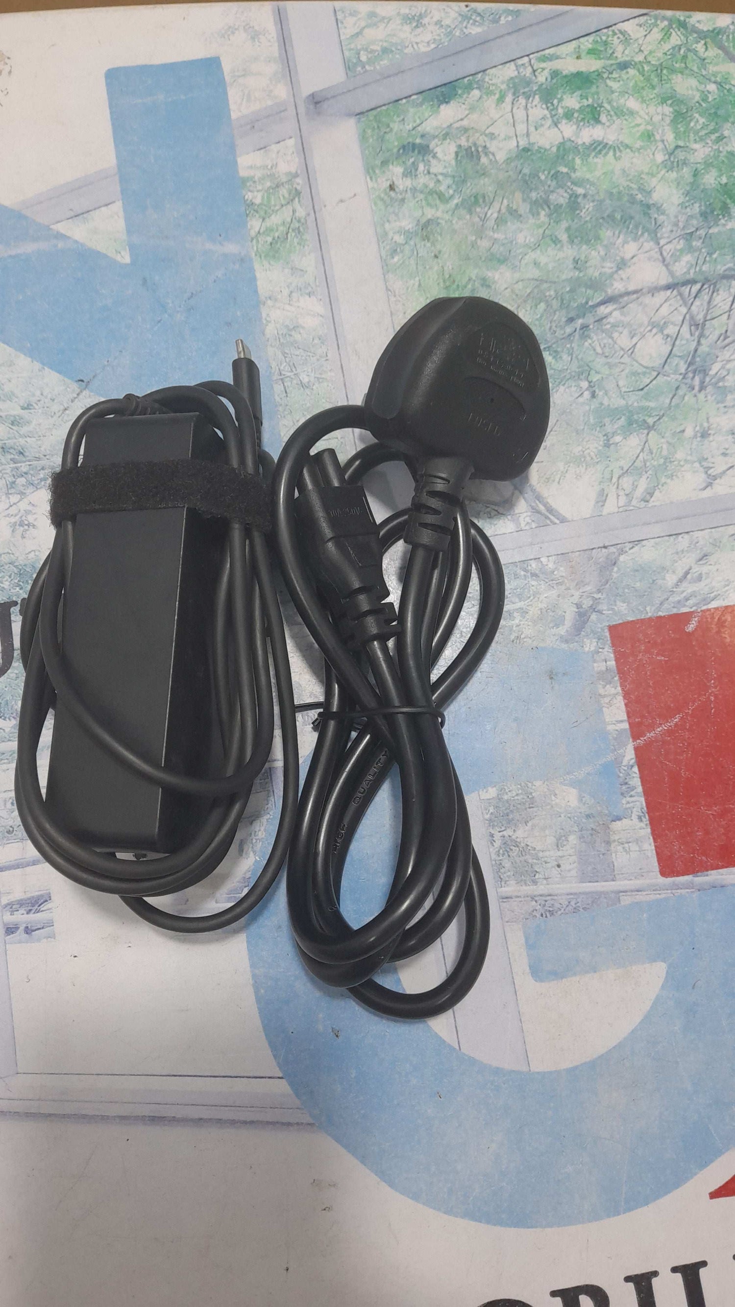 Lenovo power Adapter (TYPE -C)